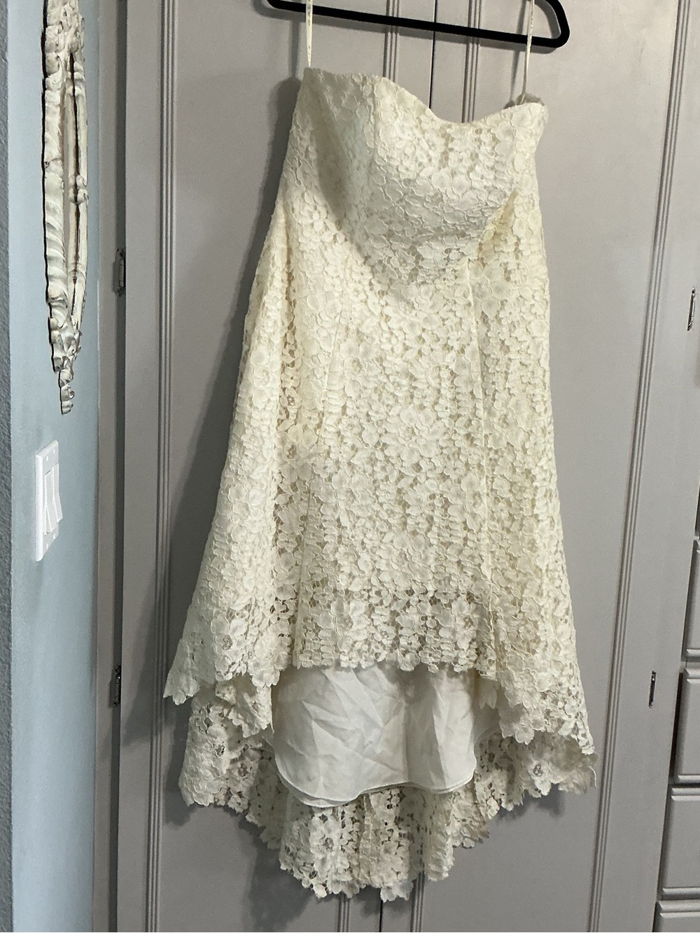 Davids Bridal GALINA Ivory High Low Strapless Zip Back Lace Wedding Dress 16W